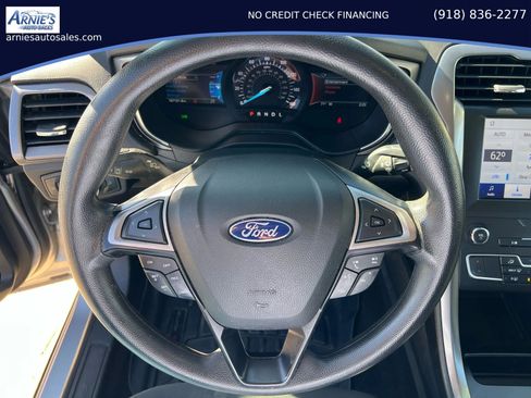 Used 2020 Ford Fusion SE FWD image 11