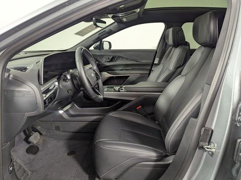 Used 2024 Cadillac Lyriq Luxury w/ LPO, Floor Liner Package image 4