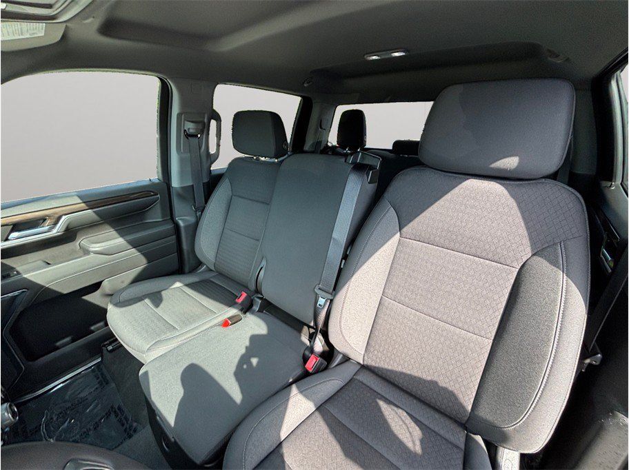 Used 2023 Chevrolet Silverado 1500 LT AWD/4WD image 17