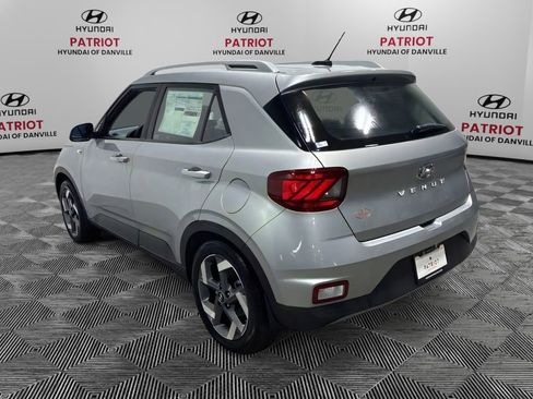 New 2025 Hyundai Venue SEL image 4