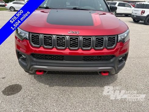 Used 2026 Jeep Compass Trailhawk w/ Sun, Sound & Navigation Group AWD/4WD image 10