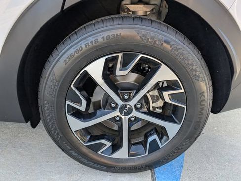 Used 2024 Kia Sportage EX FWD image 9