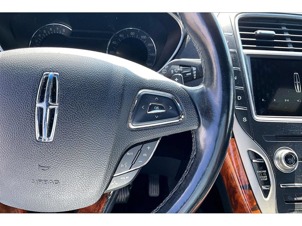 Used 2016 Lincoln MKX Reserve w/ Equipment Group 102A AWD/4WD image 12