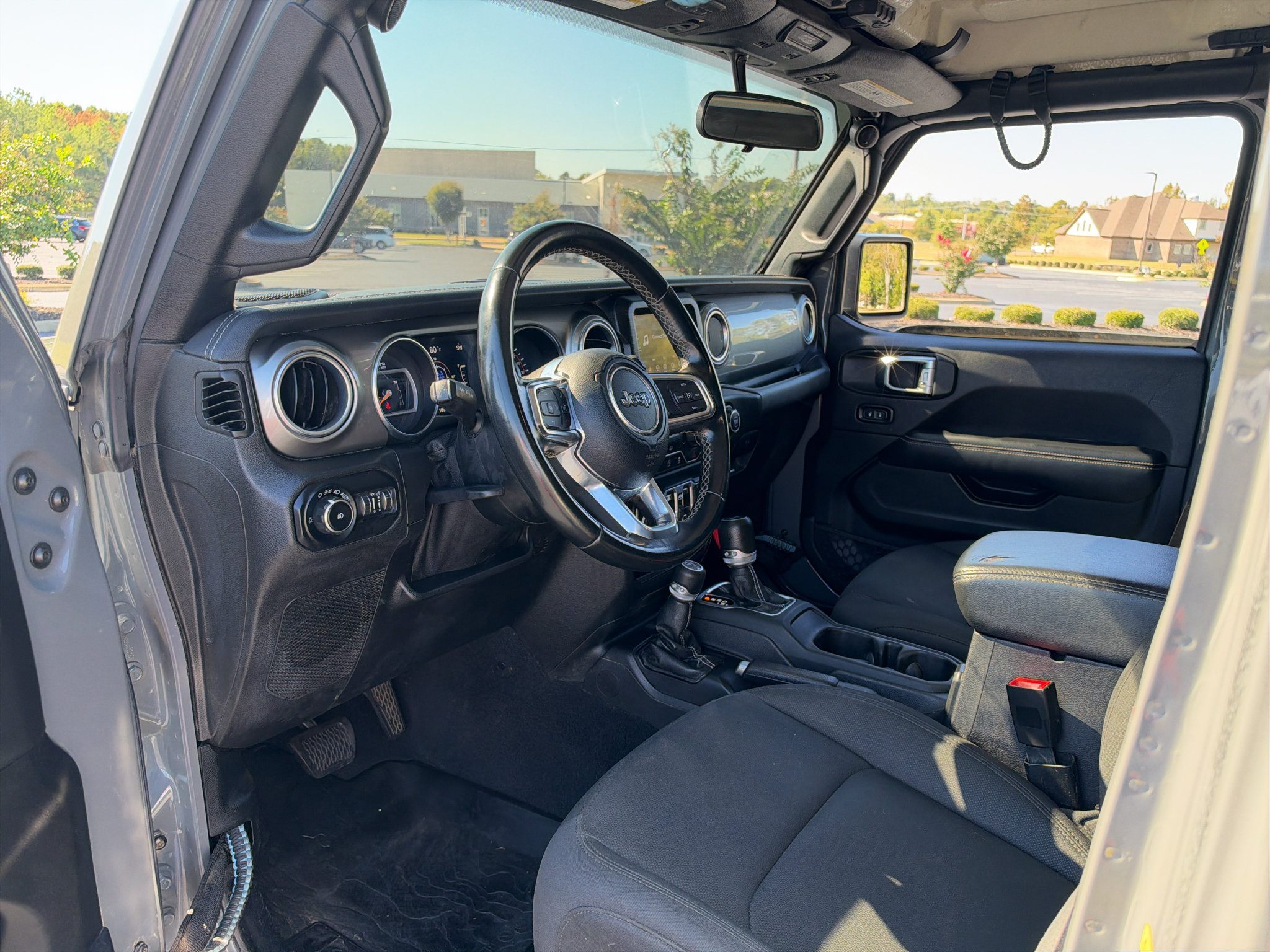 Used 2020 Jeep Wrangler Unlimited Sahara w/ LED Lighting Group AWD/4WD image 11