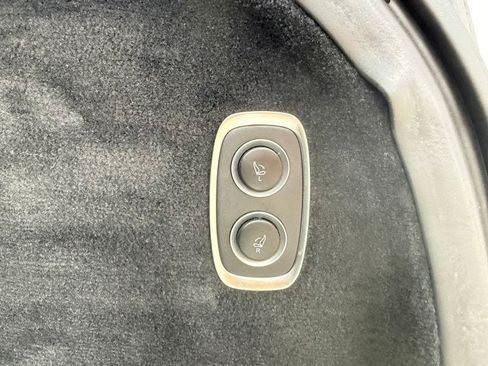 Used 2021 Aston Martin DBX AWD/4WD image 38