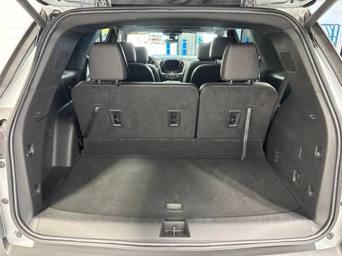 Used 2023 Chevrolet Traverse LT w/ LT Premium Package AWD/4WD image 53
