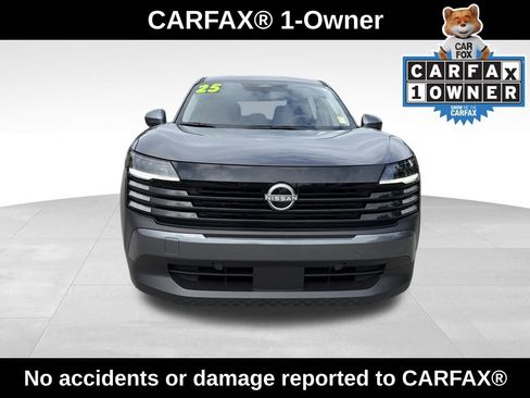 Used 2025 Nissan Kicks SV image 2