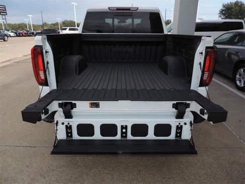 New 2026 GMC Sierra 1500 SLT image 21
