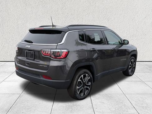 Used 2024 Jeep Compass Limited AWD/4WD image 3