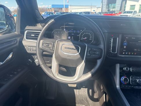 Used 2021 GMC Yukon XL Denali image 18