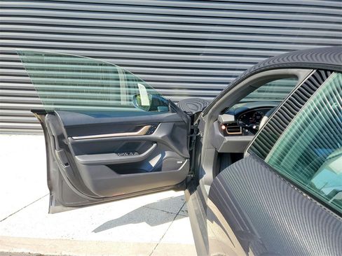 Certified 2025 Porsche Taycan 4S image 6