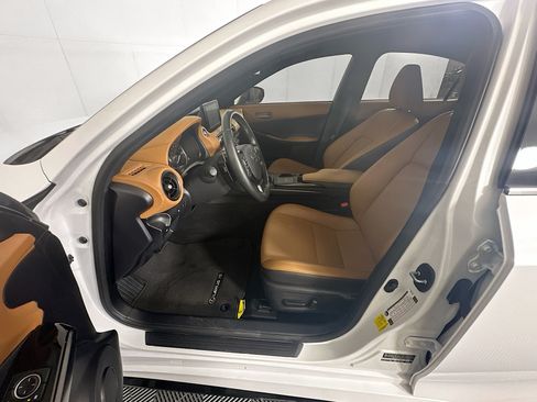 Used 2025 Lexus IS 350 F Sport RWD image 13