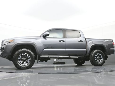 Used 2021 Toyota Tacoma TRD Off-Road image 39