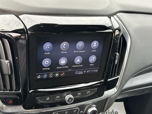 Certified 2023 Chevrolet Traverse LT FWD image 13
