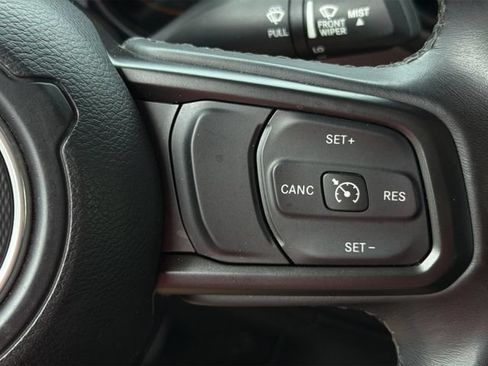 Used 2022 Jeep Gladiator Sport AWD/4WD image 31