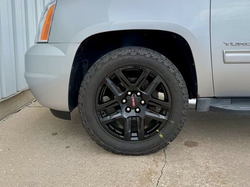 Used 2013 GMC Yukon XL SLT AWD/4WD image 28