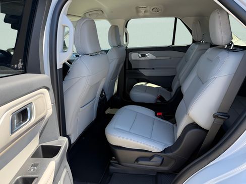New 2026 Ford Explorer Active w/ Active Comfort Package AWD/4WD image 5
