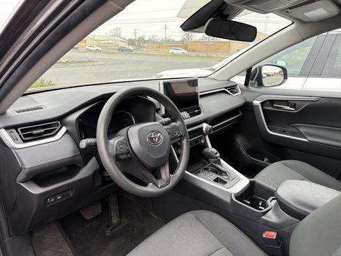 Used 2023 Toyota RAV4 XLE image 9