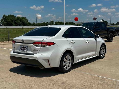 Used 2023 Toyota Corolla LE FWD image 3