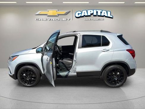 Used 2022 Chevrolet Trax LT w/ Sport Edition AWD/4WD image 9