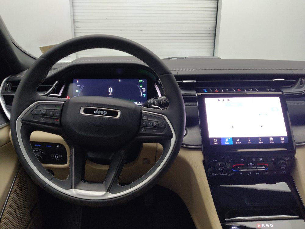 Used 2022 Jeep Grand Cherokee Limited 4xe w/ Luxury Tech Group II AWD/4WD image 22