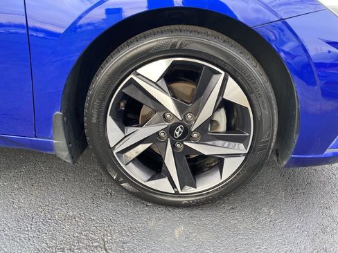 Certified 2023 Hyundai Elantra SEL w/ Convenience Package image 9