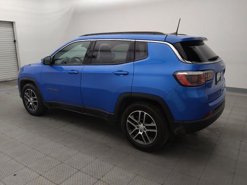 Used 2019 Jeep Compass Latitude FWD image 3