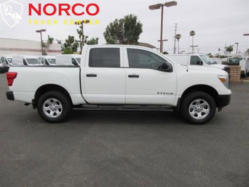 Used 2017 Nissan Titan S image 1