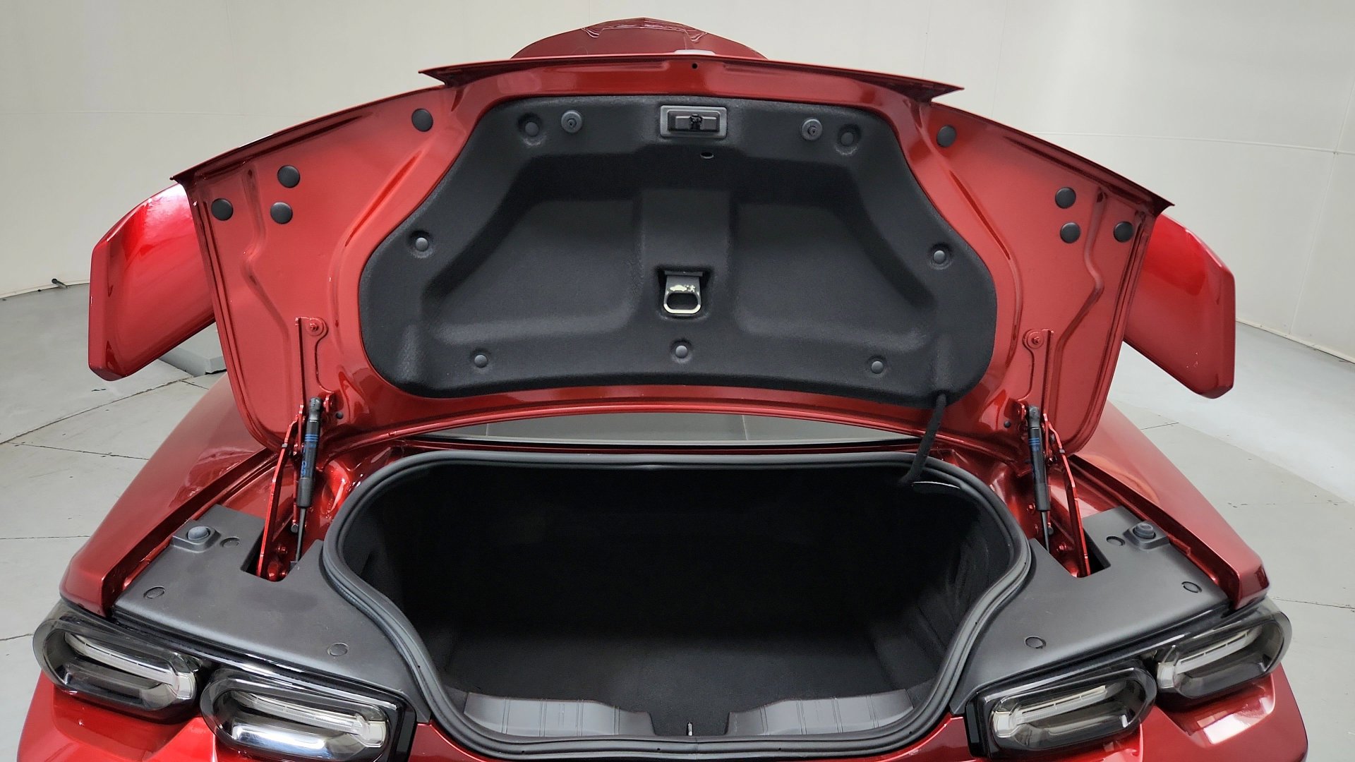 Used 2021 Chevrolet Camaro ZL1 RWD image 22