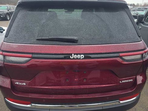 Used 2024 Jeep Grand Cherokee Laredo image 7