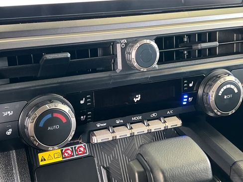 Certified 2025 Toyota 4Runner TRD Off-Road Premium image 22