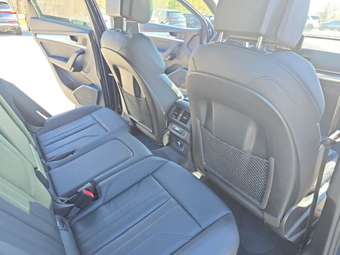 Used 2020 Audi Q5 2.0T Premium w/ Titanium Sport Package image 11