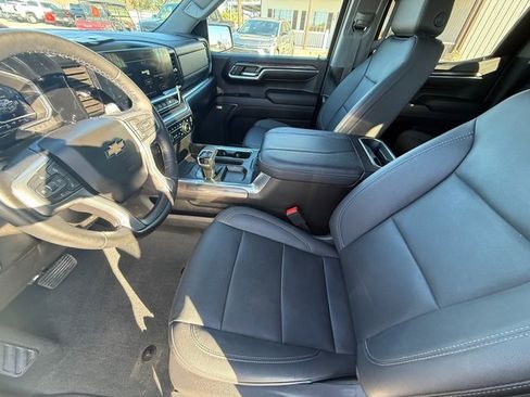 Used 2023 Chevrolet Silverado 1500 LTZ image 12