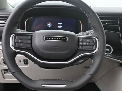 Used 2024 Jeep Wagoneer Base w/ Convenience Group I image 30