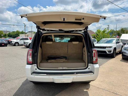 Used 2017 GMC Yukon Denali w/ Open Road Package AWD/4WD image 4