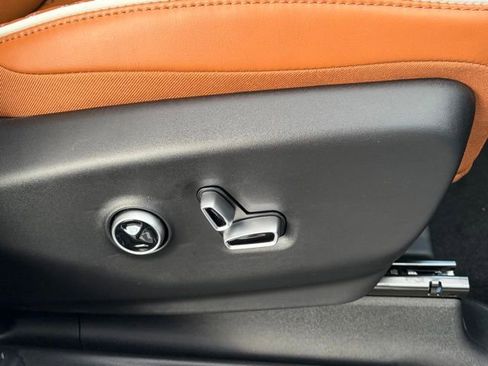 New 2026 Chrysler Pacifica Pinnacle image 31