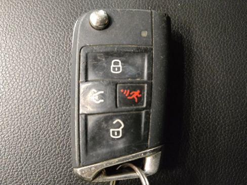 Used 2021 Volkswagen Tiguan S FWD image 32