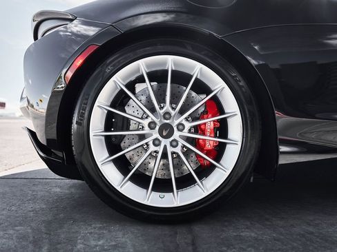 Used 2024 McLaren Artura RWD image 19