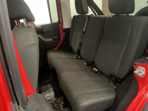 Used 2018 Jeep Wrangler Unlimited Sport S AWD/4WD image 15