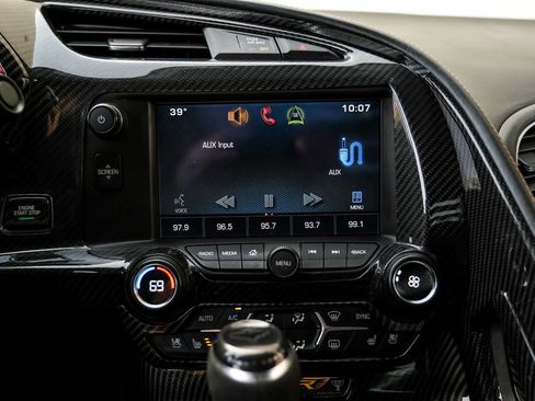 Used 2015 Chevrolet Corvette Z06 w/ 3LZ Preferred Equipment Group image 28