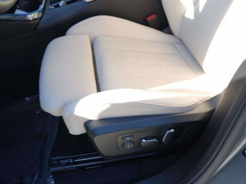 Used 2025 BMW X3 xDrive30i w/ Convenience Package image 16