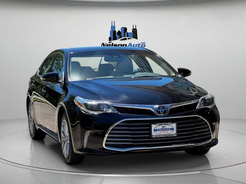 Used 2018 Toyota Avalon Limited w/ All Weather Liner Package FWD image 2