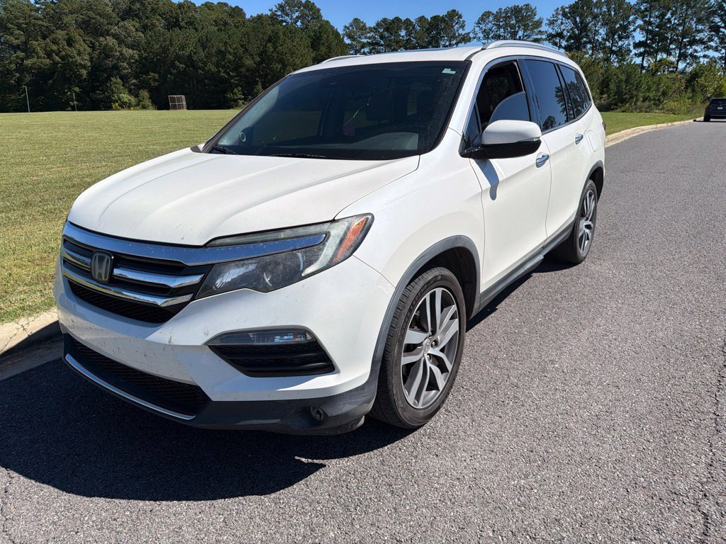 Used 2017 Honda Pilot Touring image 2