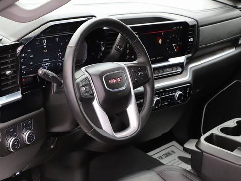 Used 2025 GMC Sierra 1500 SLT image 13