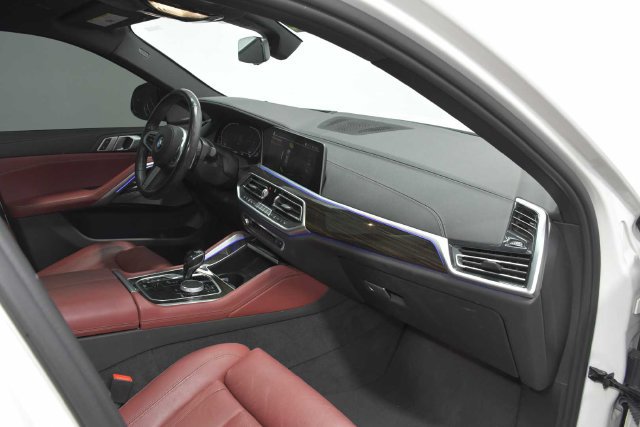Used 2021 BMW X6 sDrive40i w/ M Sport Package RWD image 11