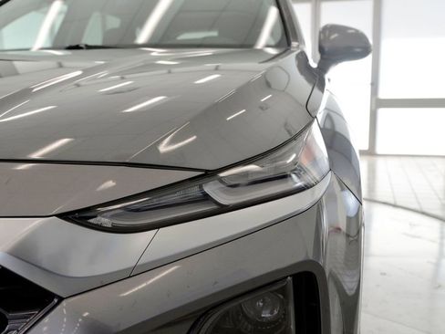 Used 2019 Hyundai Santa Fe SE image 11