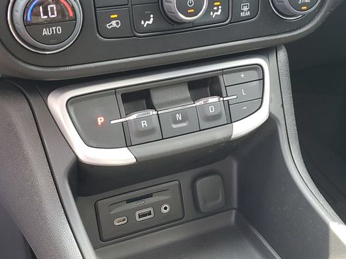 Certified 2024 GMC Terrain SLT w/ LPO, Floor Liner Package FWD image 24