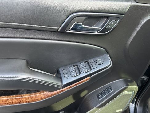 Used 2016 Chevrolet Suburban LTZ image 15