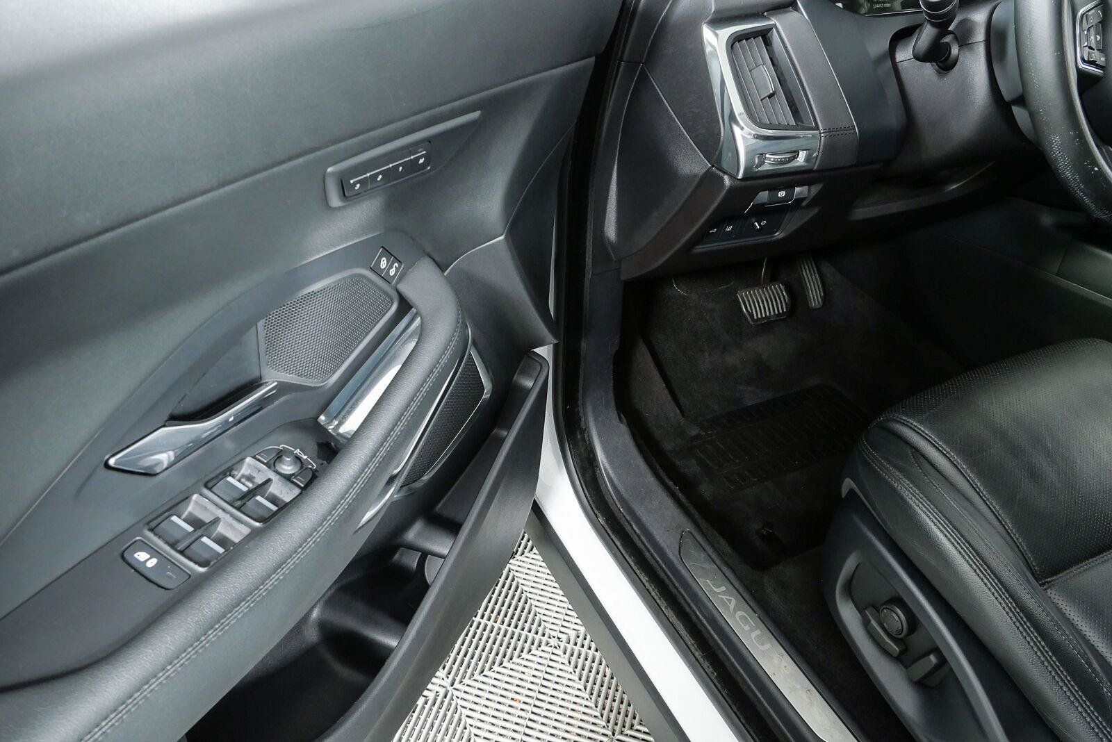 Used 2018 Jaguar E-PACE SE AWD/4WD image 8