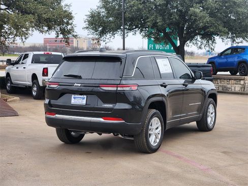 New 2025 Jeep Grand Cherokee Laredo w/ Luxury Tech Group I image 4